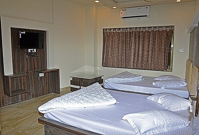 Luxury Family Suite Room