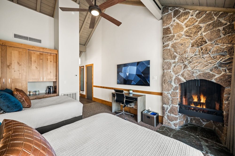 Sunriver Resort Room, 2 Double Beds 4