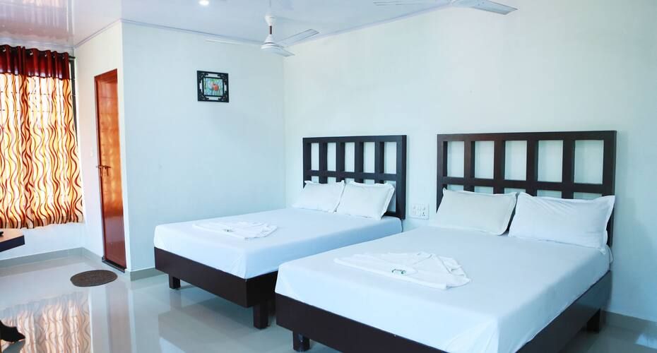 Deluxe Double Bedroom