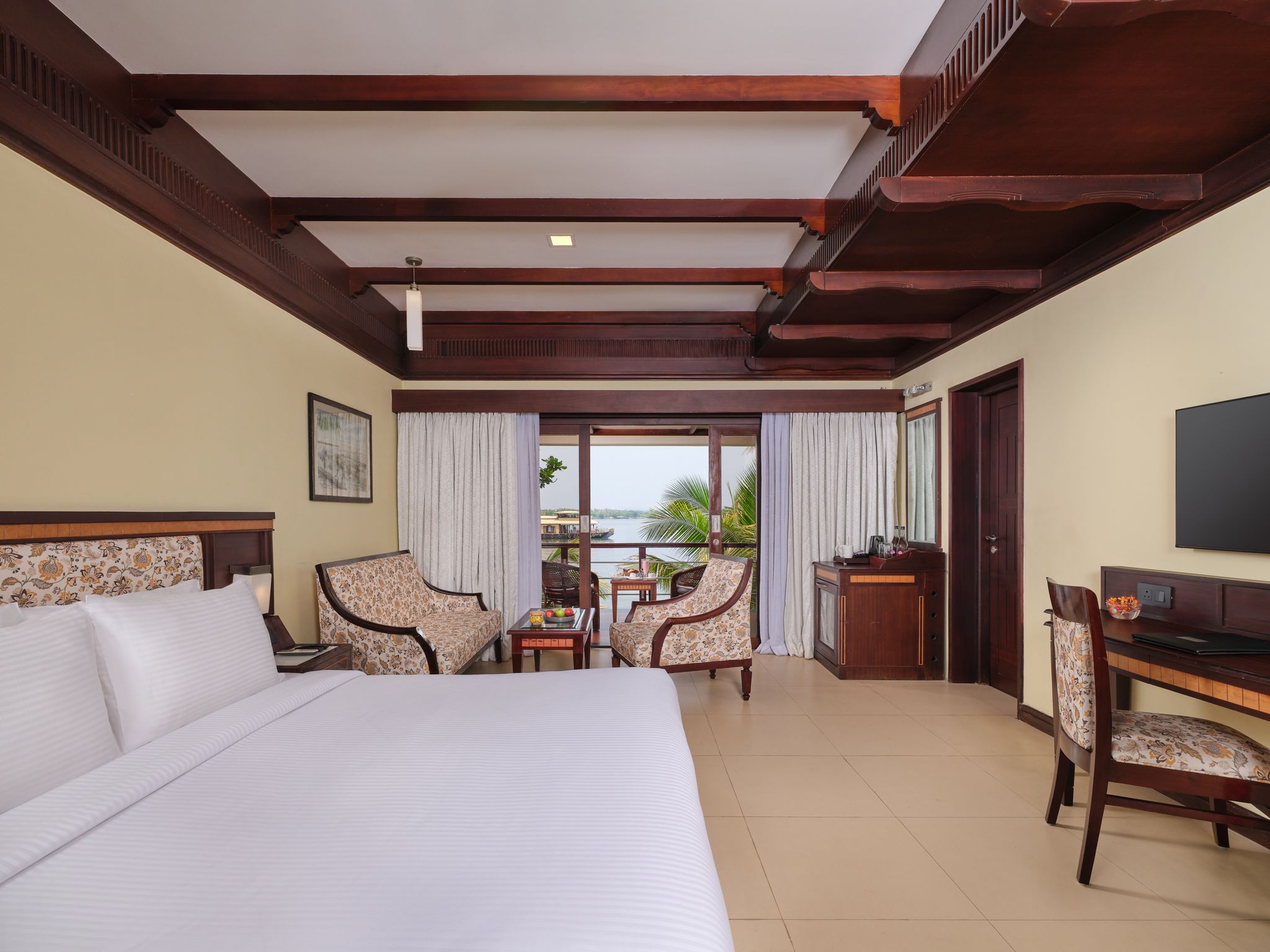 Lake View Suite with Balcony