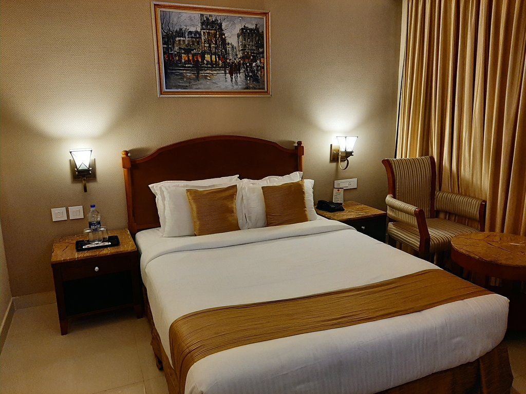 Camelot Alleppey Deluxe Double Room 5