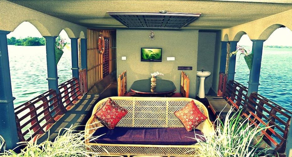 undefined Royal Palace Standard Houseboat 4