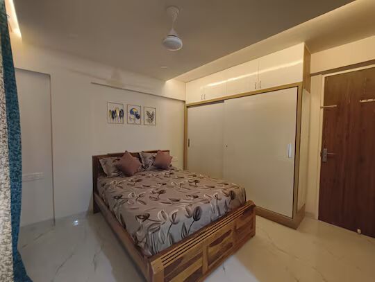 undefined Royal Palace Standard Houseboat 6