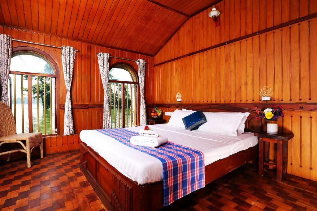 undefined SOMA HOUSE BOATS 5