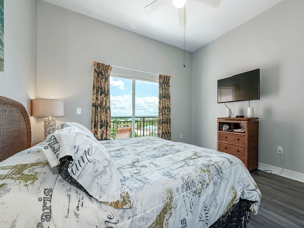 Condo, 3 Bedrooms, 2 Bathrooms