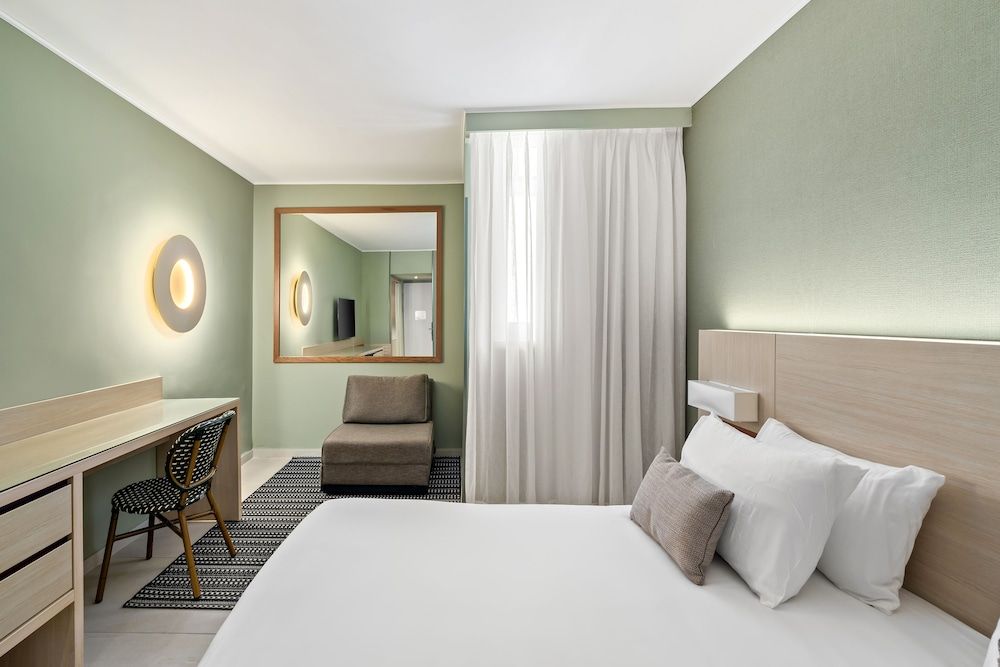 Mountain View Room