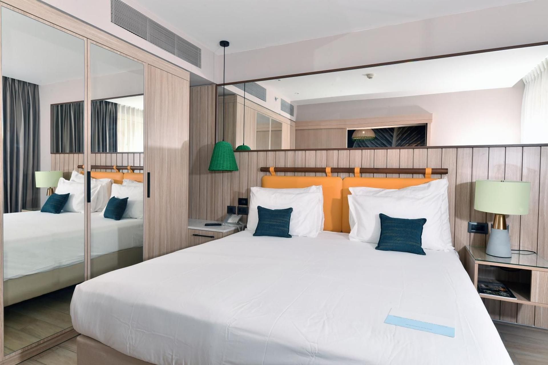 Suite (2 Adults + 2 Children)