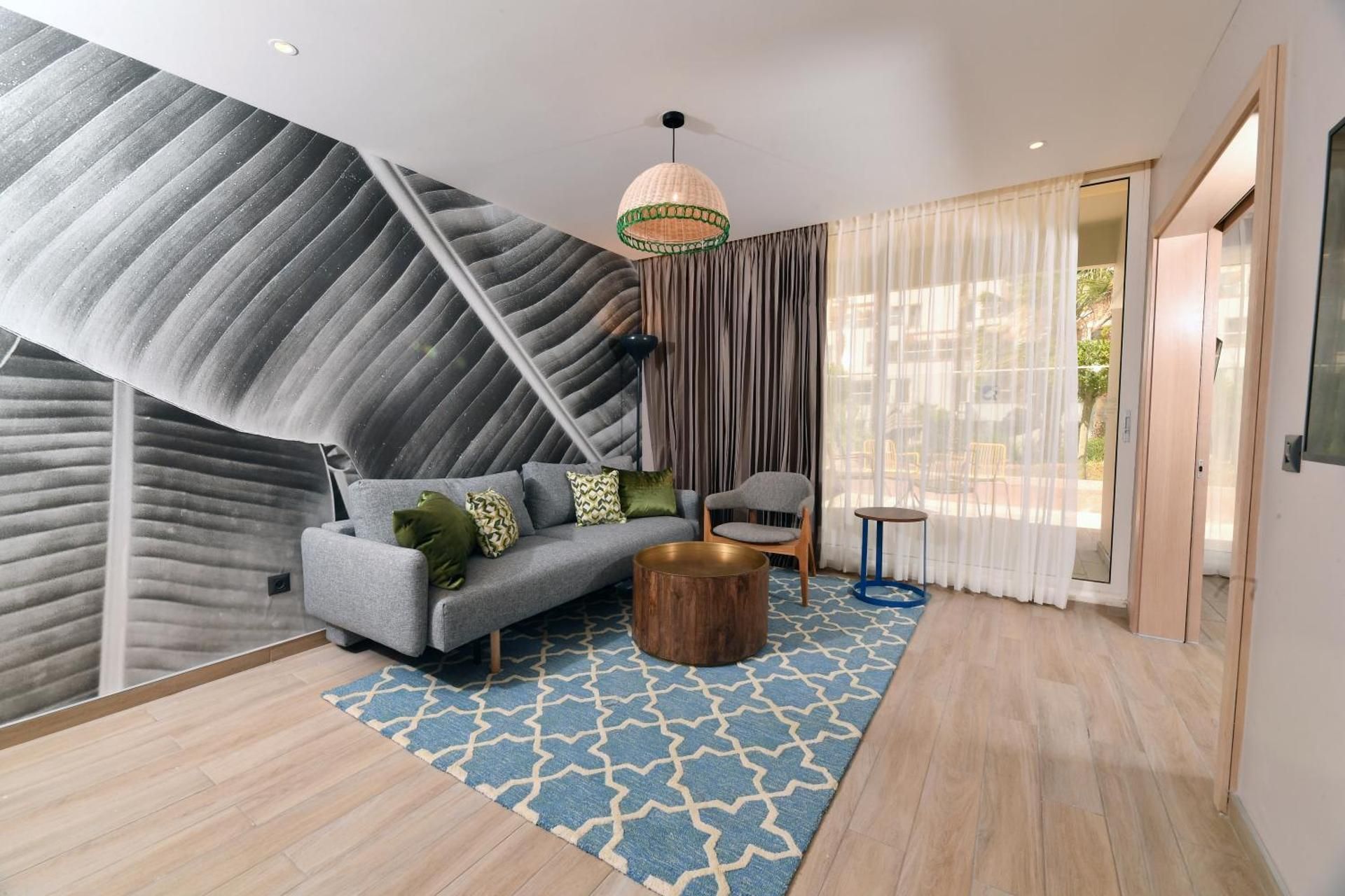 Large Suite