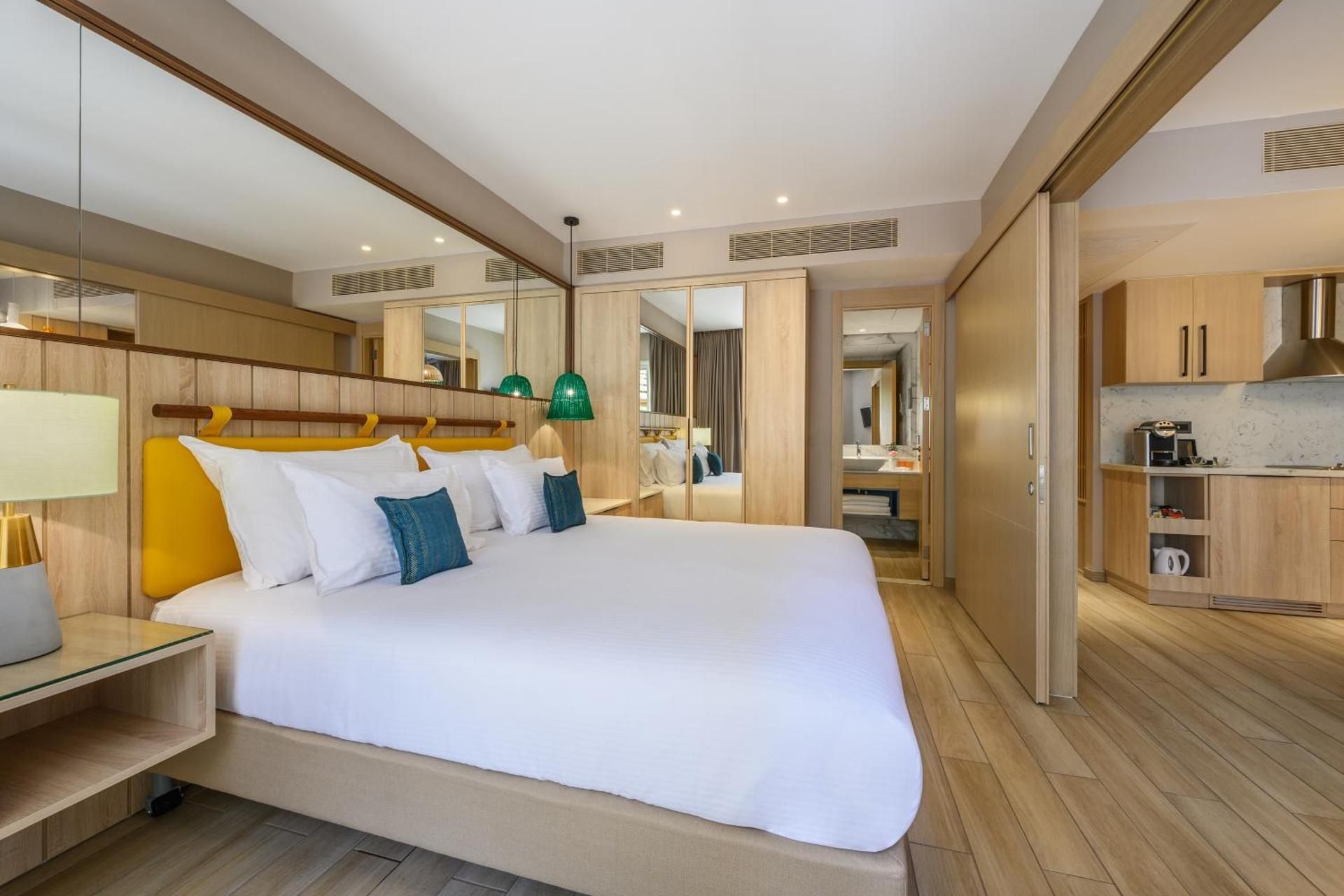 Family Suite with Pool Access