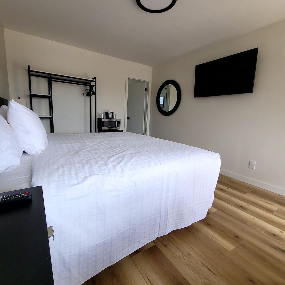 Deluxe Room, 1 King Bed