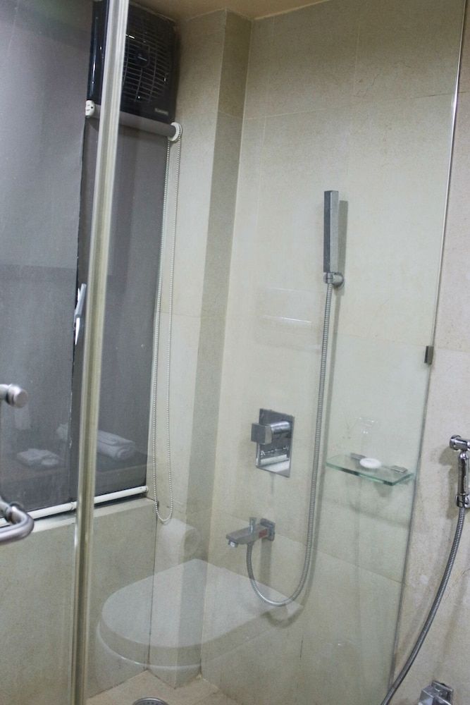 Outpost Deluxe Quadruple Room 4