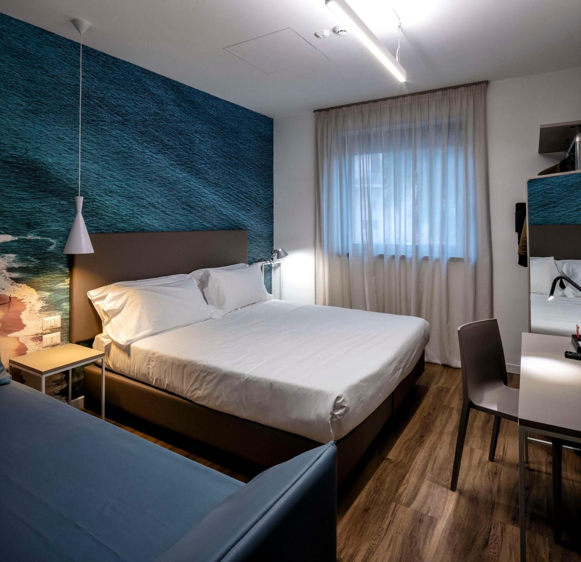 Superior Room with Sofa Bed
