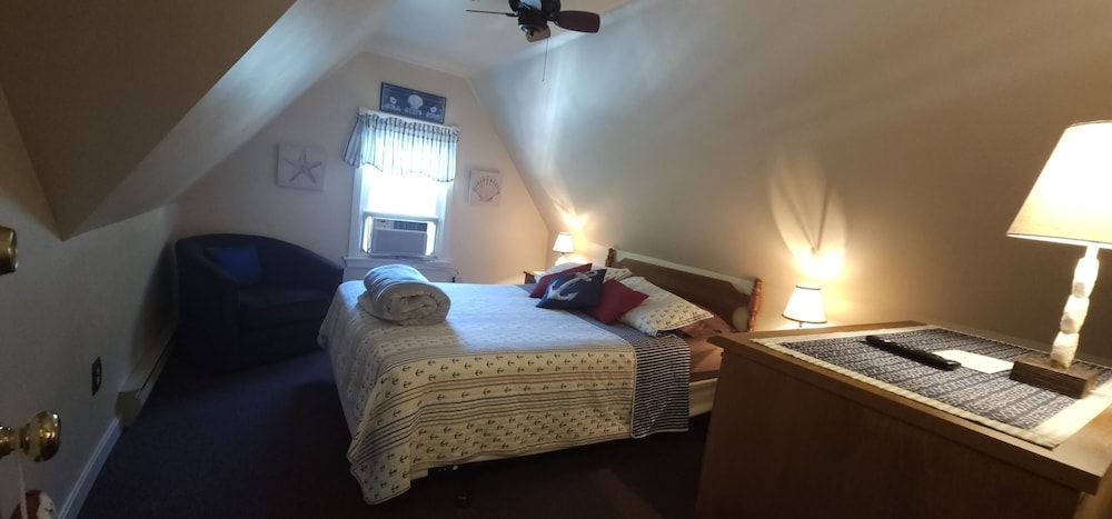 Old Orchard Beach Inn Deluxe Suite, 2 Bedrooms