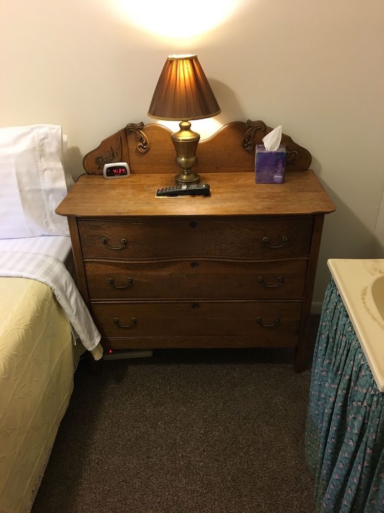 Room (Room #11, Queen Bed)