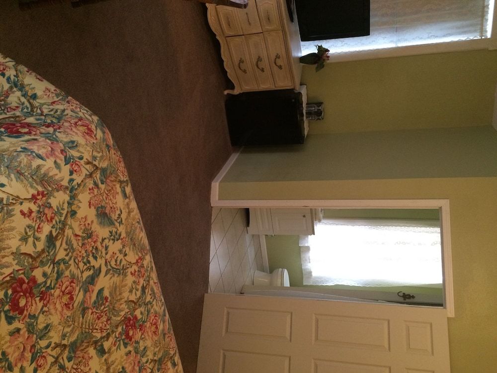 The Courtland Hotel and Day Spa Room (Room #16, King Bed) 3