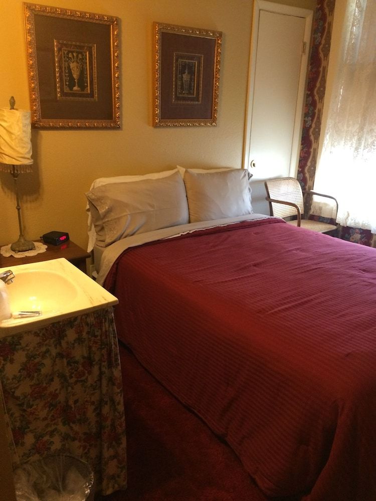 Room (Room #6, Full Bed)