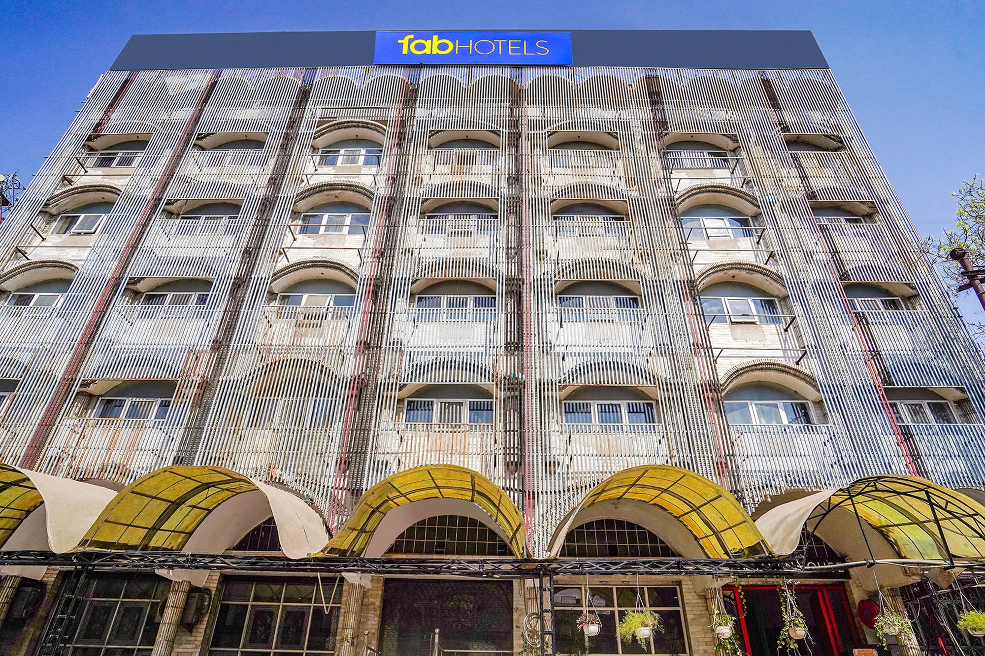 FabHotel Santosh Palace