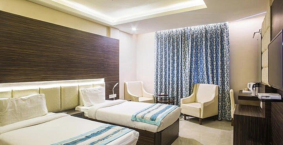 Hotel Ajay International DELUXE TWIN BEDDED ROOM 6