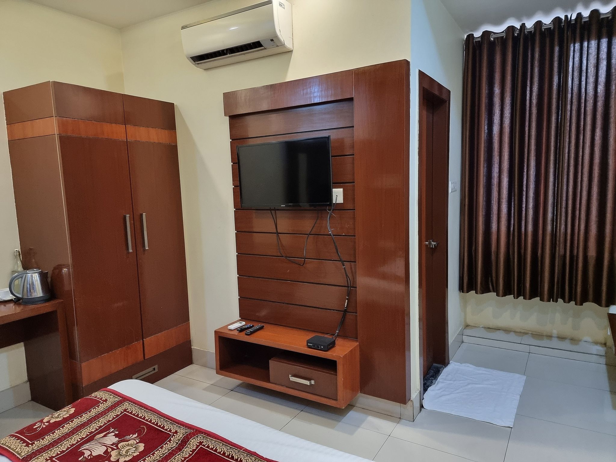 Hotel Vitthal International Deluxe Room 7