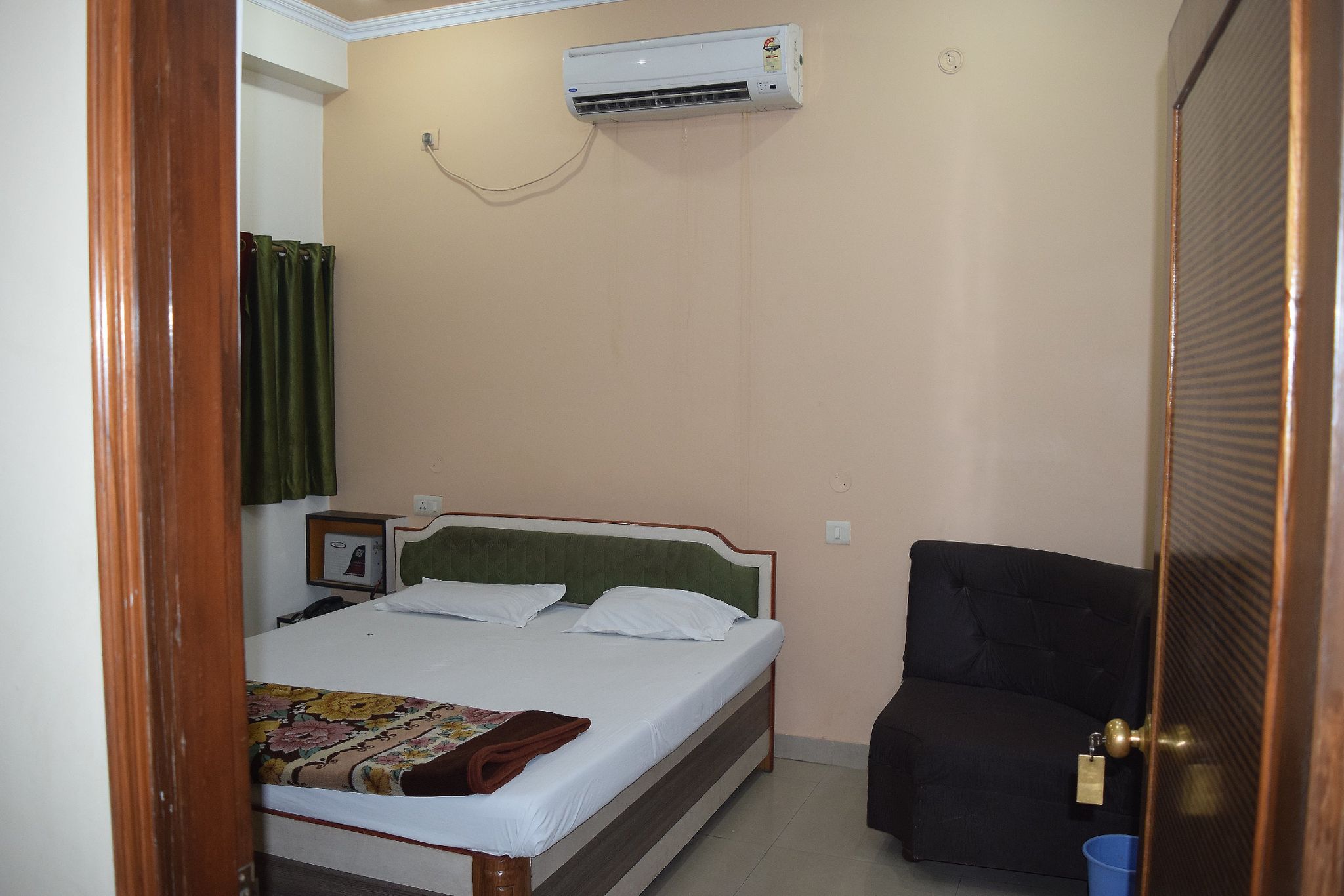 Hotel Aman Palace Deluxe Room 2