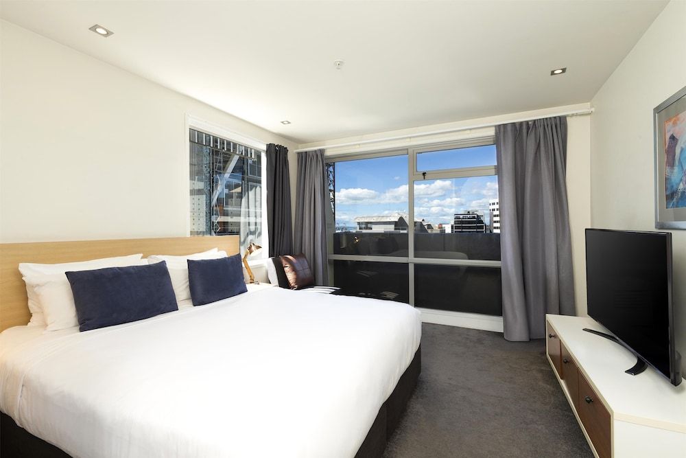 Auckland Harbour Suites