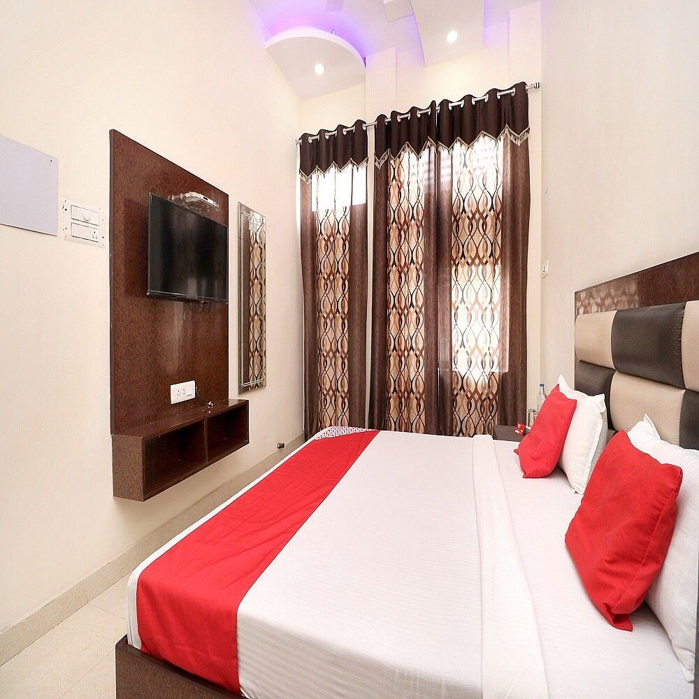 undefined Hotel Sitara Niwas 8
