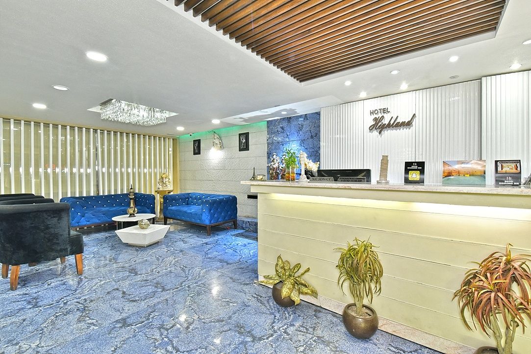 undefined Hotel Highland Inn 2