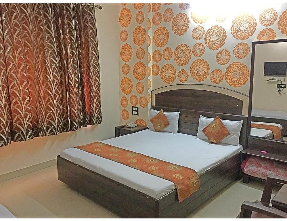 Hotel GS Paradise, Amritsar Double Bed Room