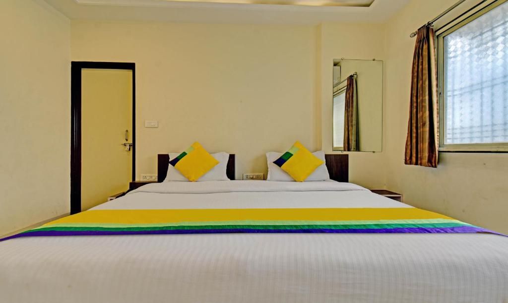 Treebo Trip Platinum Inn Jalna Road Double Room