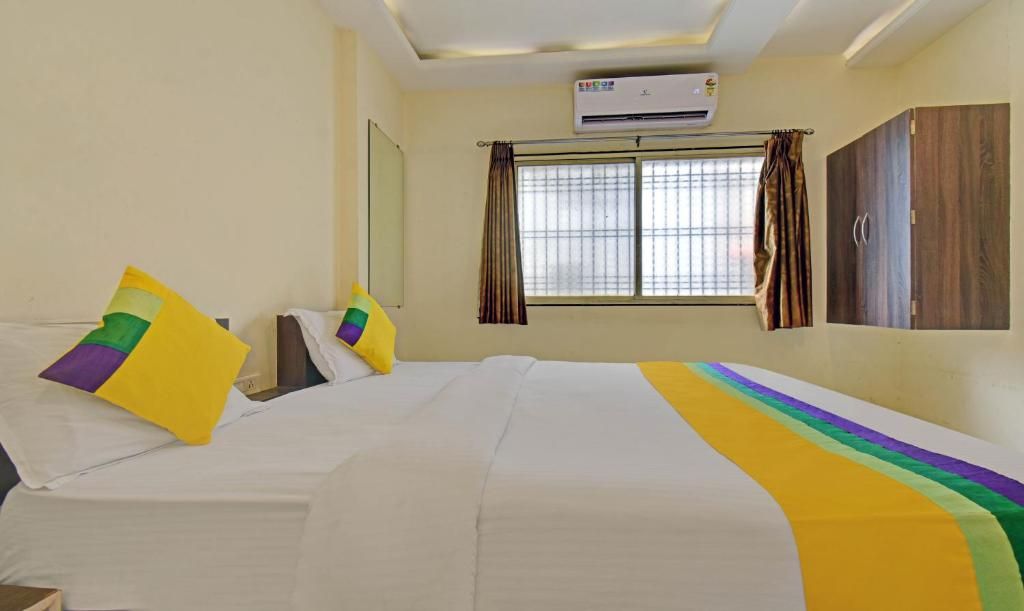 Treebo Trip Platinum Inn Jalna Road Double Room 3