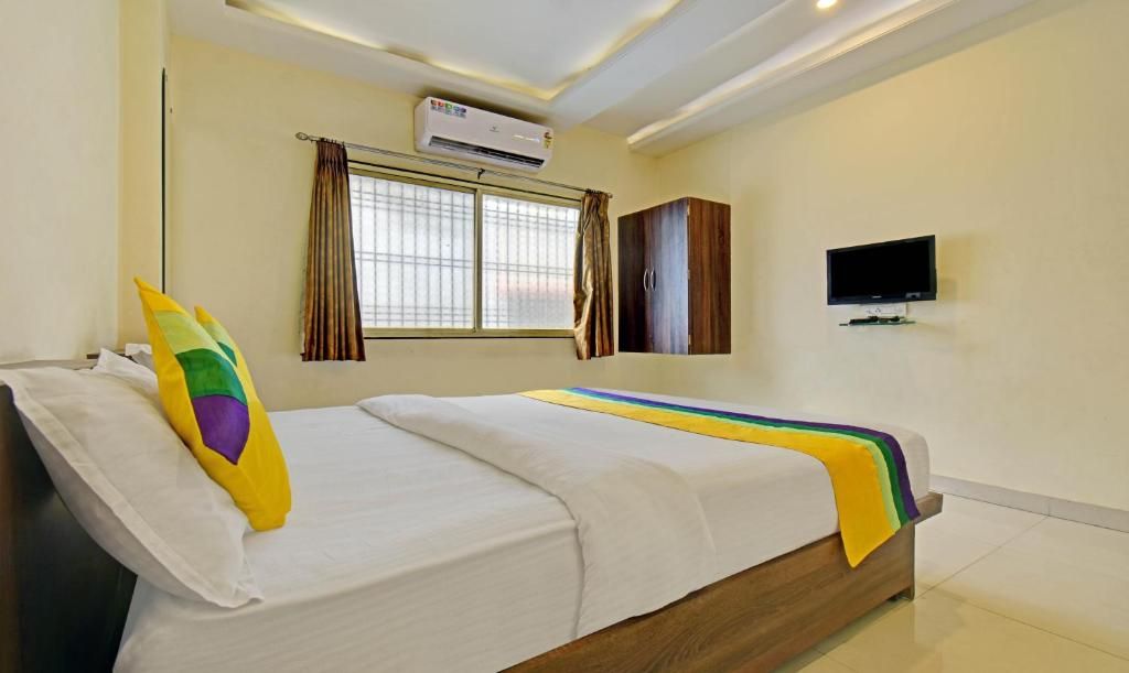 Treebo Trip Platinum Inn Jalna Road Double Room 6