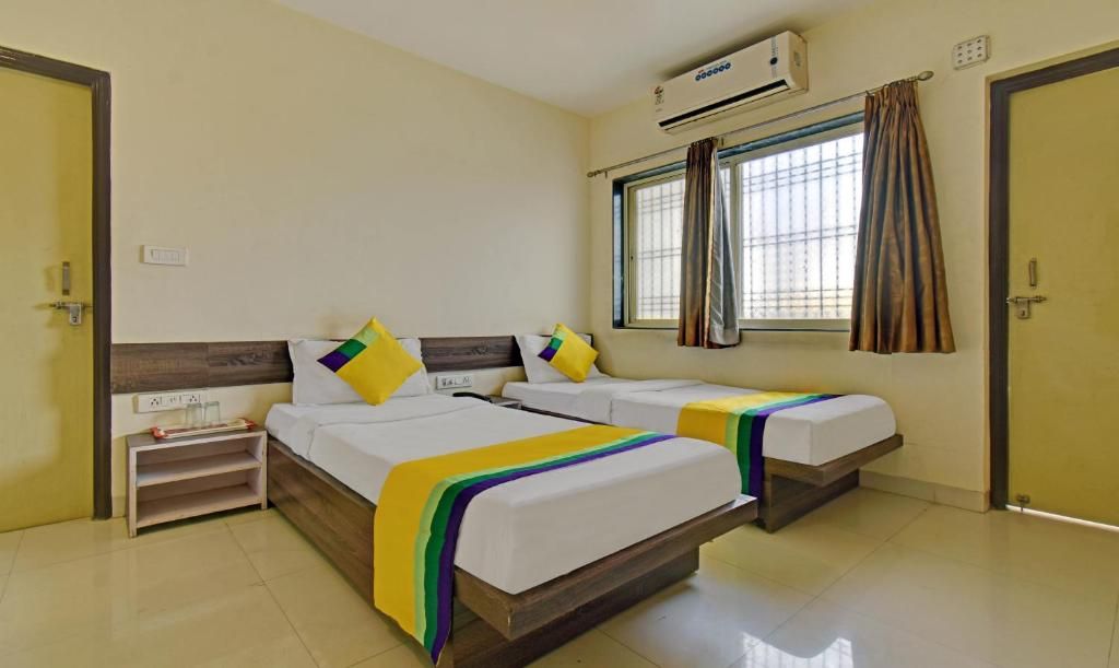 Treebo Trip Platinum Inn Jalna Road Standard Double Room 5