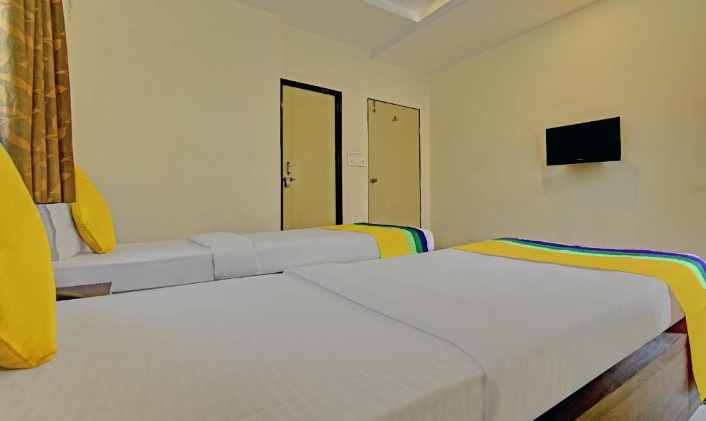 Treebo Trip Platinum Inn Jalna Road Standard Double Room 8