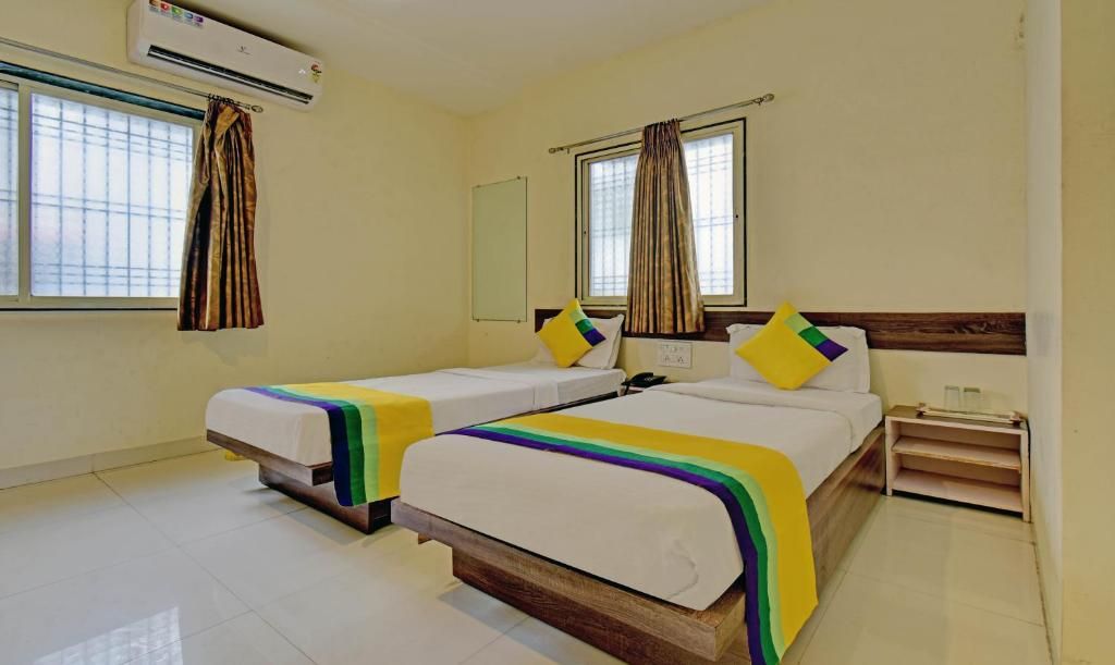 Treebo Trip Platinum Inn Jalna Road Standard Double Room 10