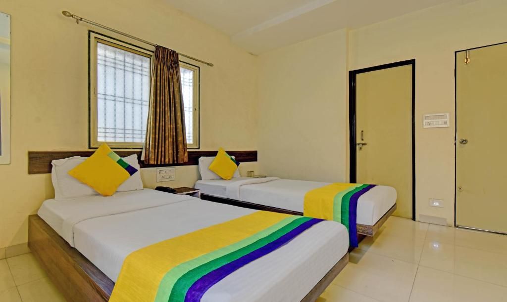 Treebo Trip Platinum Inn Jalna Road Standard Double Room 12