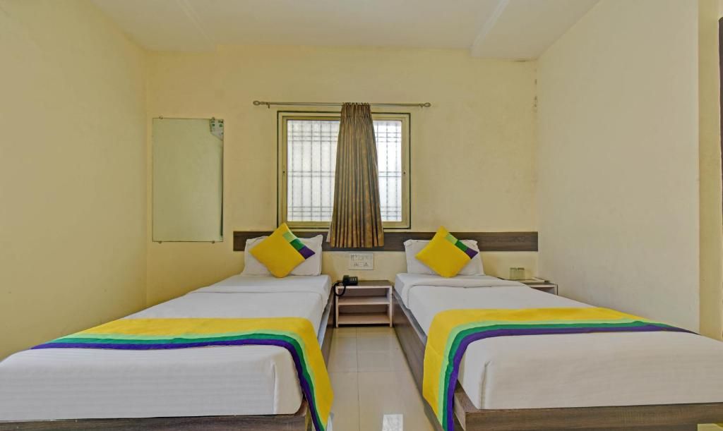 Treebo Trip Platinum Inn Jalna Road Standard Double Room 13