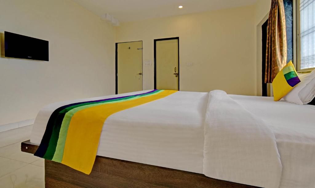 Treebo Trip Platinum Inn Jalna Road Standard Double Room 14