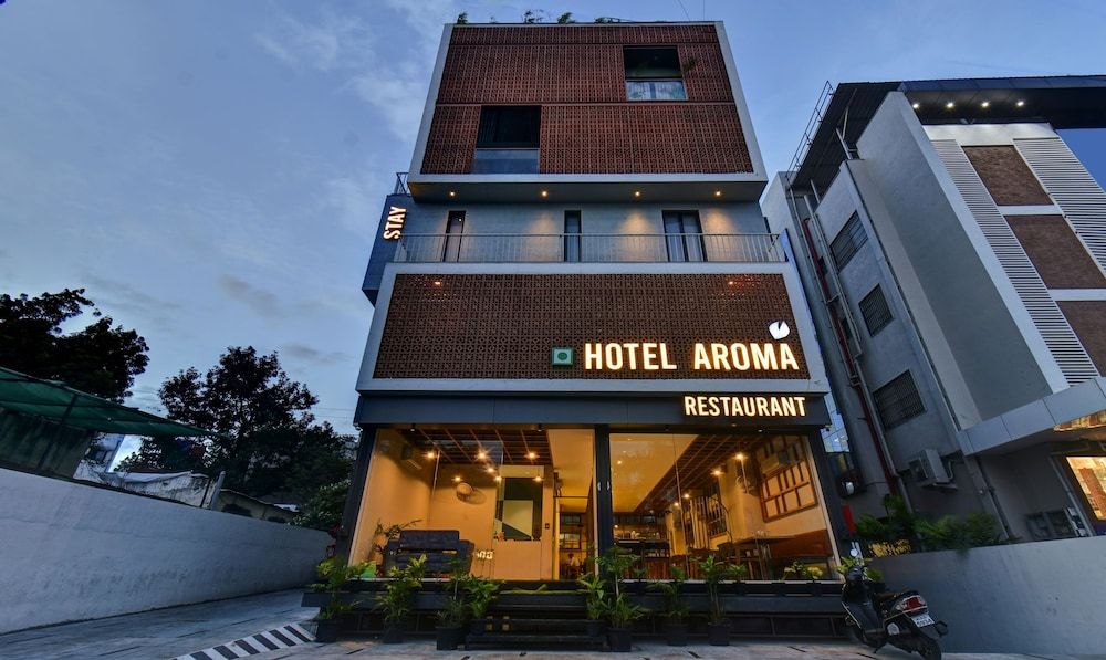 undefined Treebo Aroma Executive 6