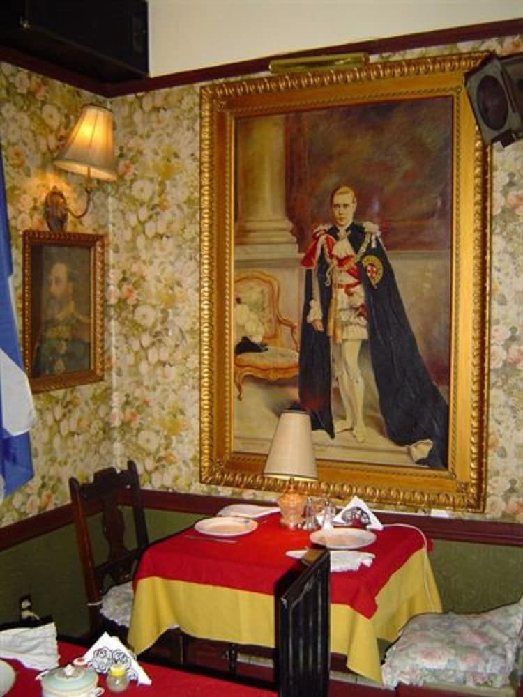 undefined Pimblett's Downtown Toronto B&B 4