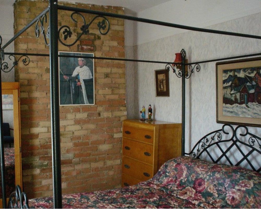 undefined Pimblett's Downtown Toronto B&B 7