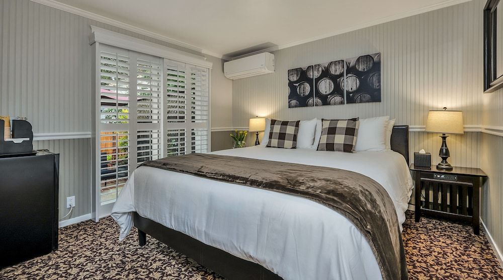 Calistoga Wine Way Inn Comfort Room, 1 King Bed (Oakville Garden) 4