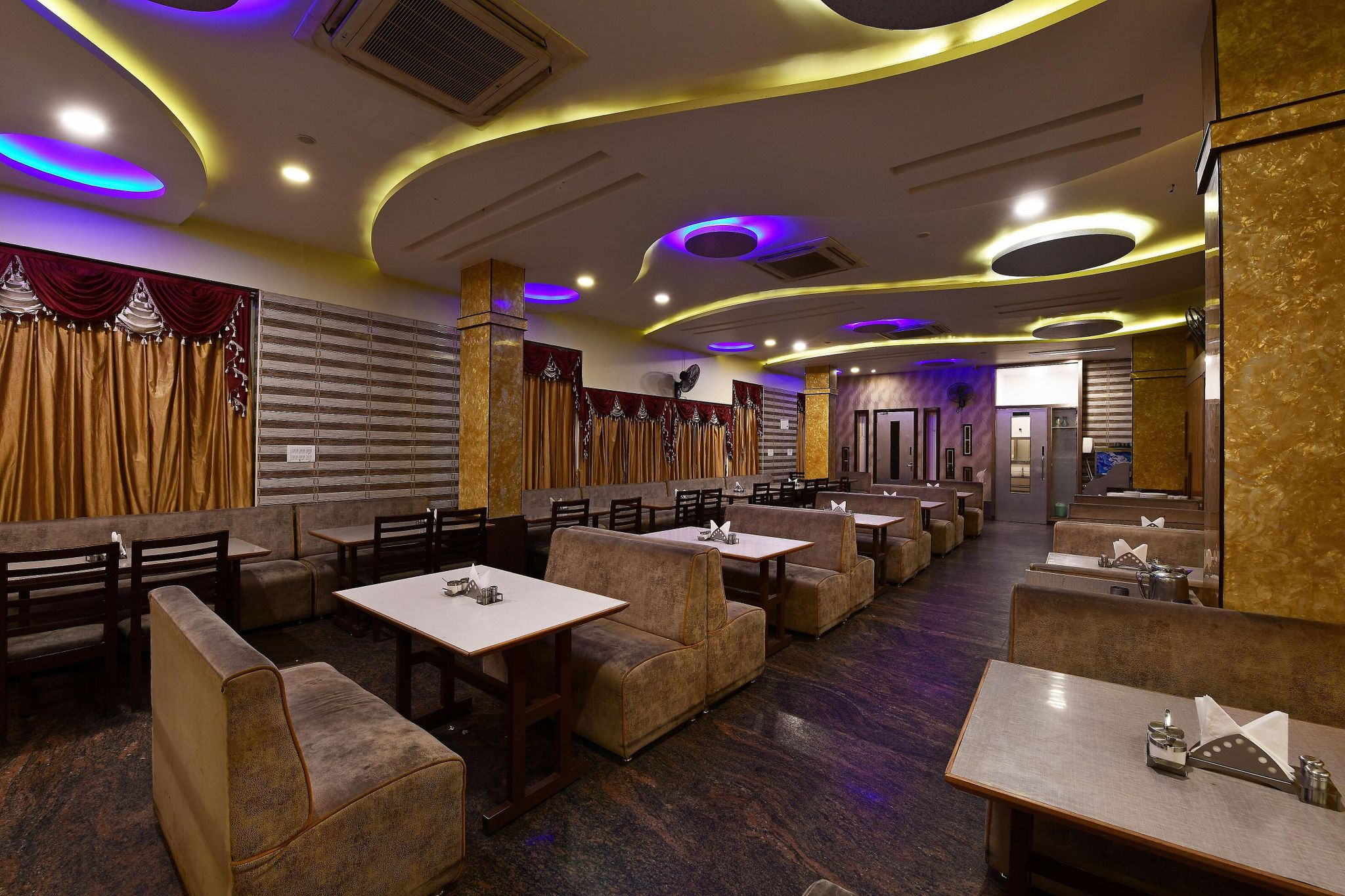 undefined Hotel B V Colours 4