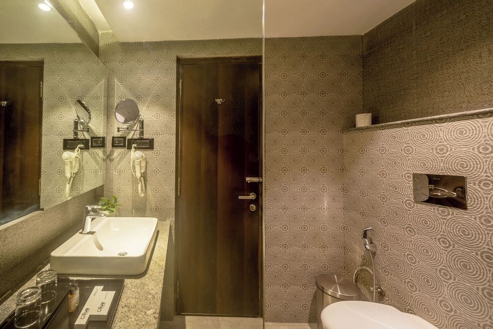 Olive Hotel Mg Road Dunsvirk Inn by Embassy Group Standard Room 12