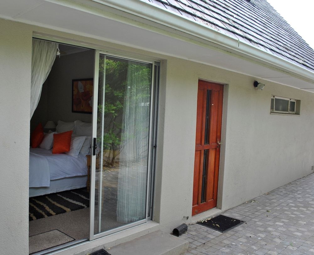 undefined Cotswold House 4