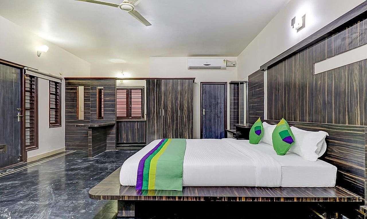 Treebo Trend Coastal Grand OAK 2