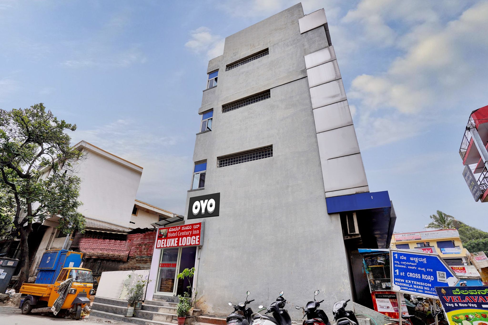 undefined Hotel O Century Inn Deluxe Lodge 9