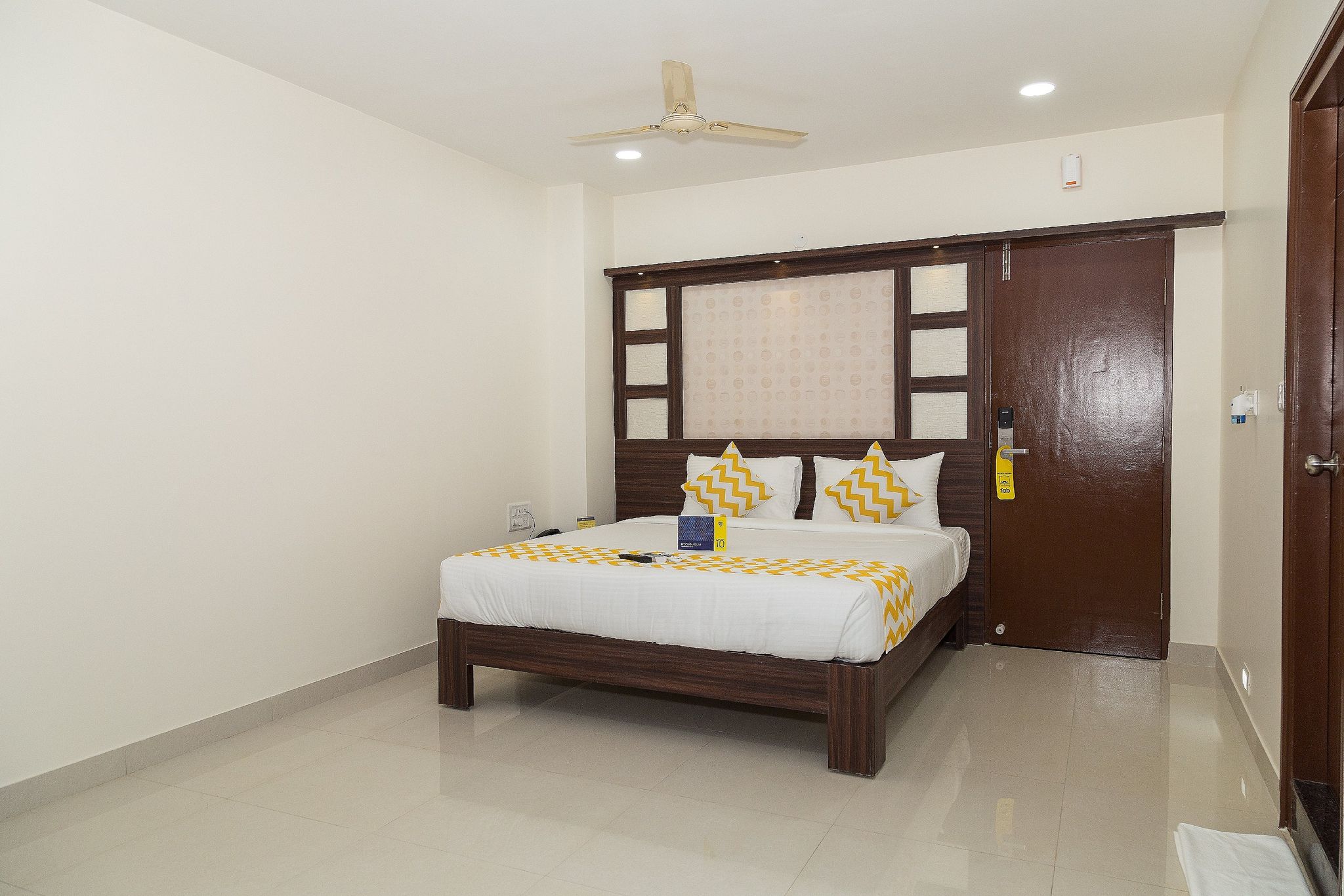 Ring View Hotel Standard Double Room 4