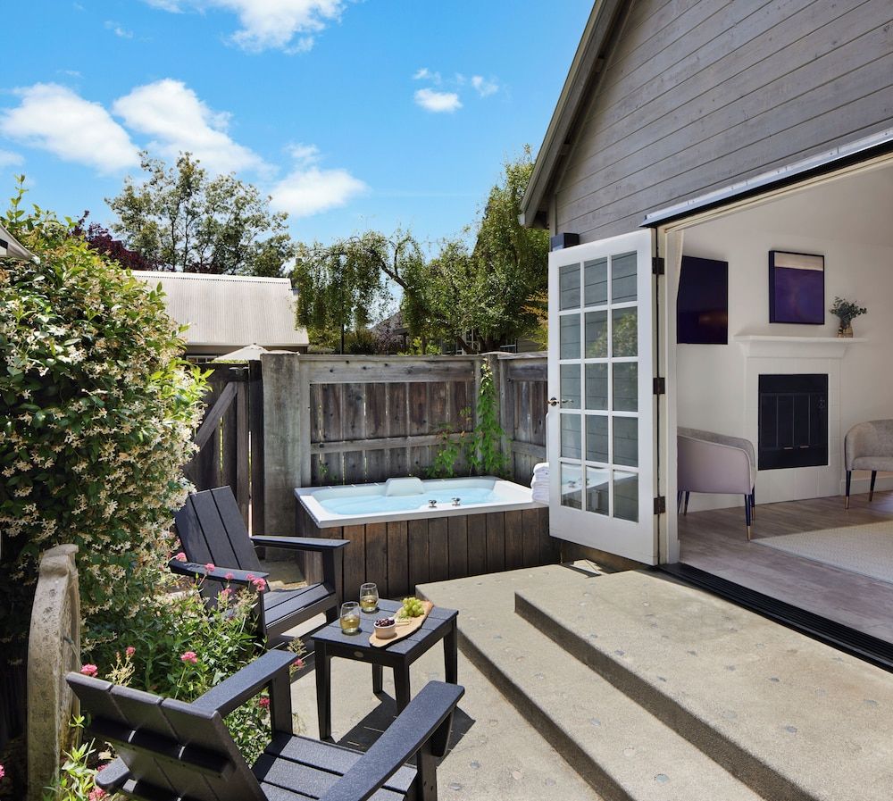 Lavender, A Four Sisters Inn Deluxe King + Outdoor Tub (ADA) 2