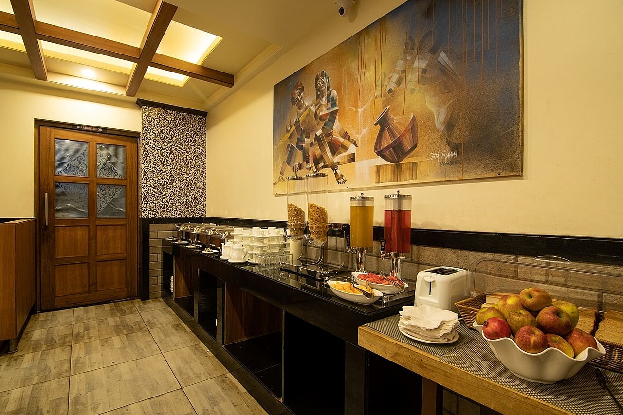Food & Dining
