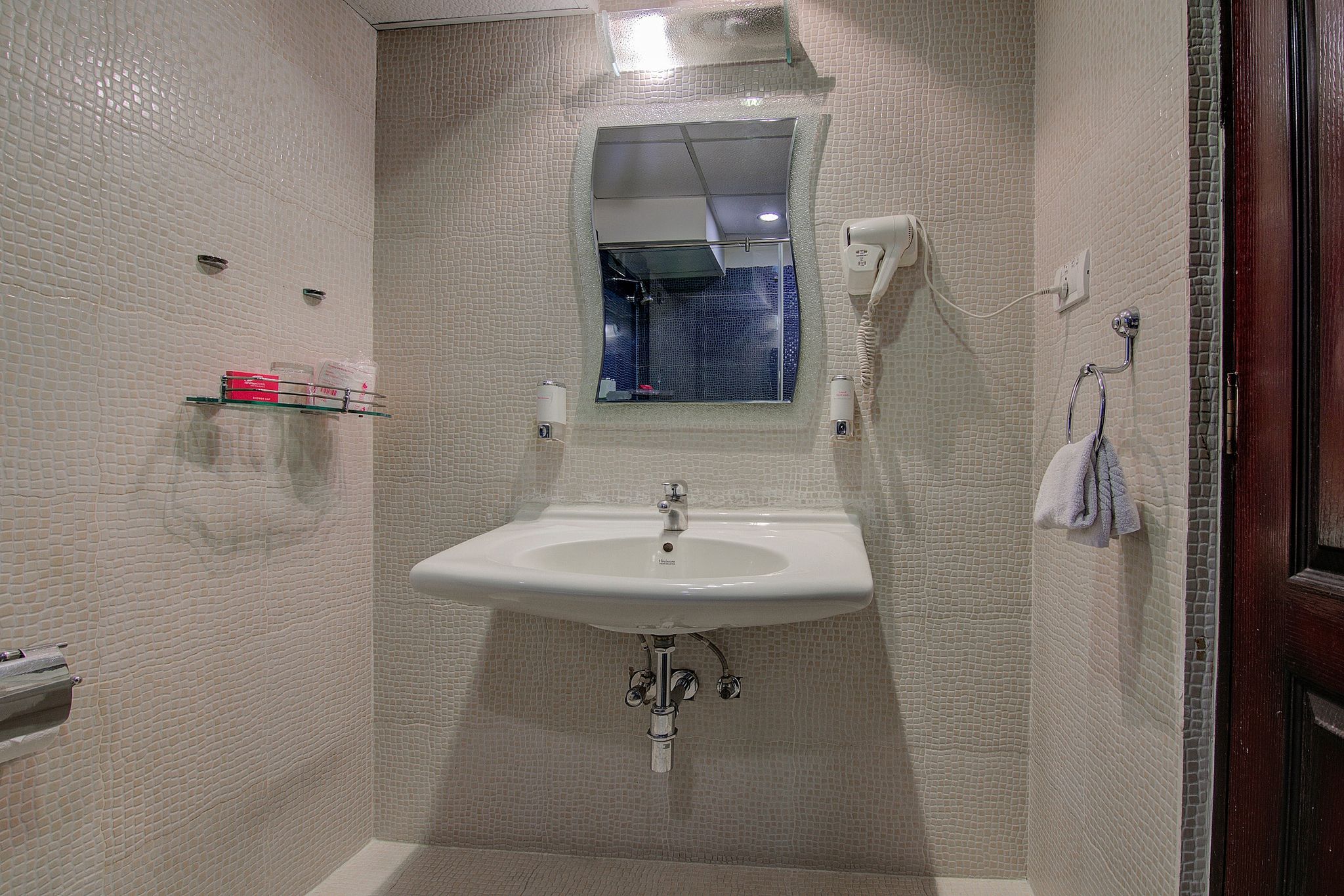 Shilton Suites - Ulsoor Road Deluxe Suite Single Room - Generic - YCHS 8